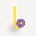 Patère Skoool personnalisable - structure jaune et verre acrylique recyclé violet